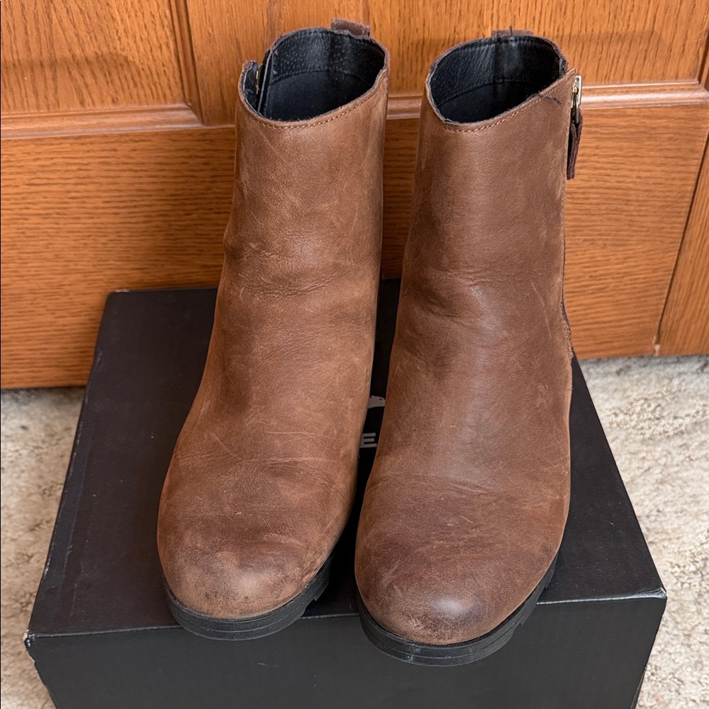 Sorel Women’s Brown Leather Boots